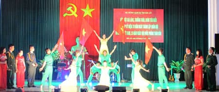 Gặp mặt 130 già làng, trưởng buôn tiêu biểu