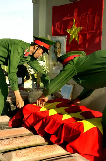 Tìm thân nhân các liệt sĩ hiện an táng ở Nghĩa trang Liệt sĩ tỉnh Lâm Đồng