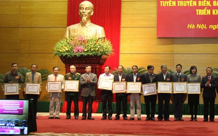 Chủ động thông tin kịp thời về lập trường chính nghĩa của Việt Nam trong vấn đề Biển Đông