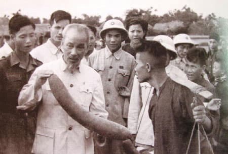 Bác căn dặn về xây dựng Đảng và đạo đức đảng viên
