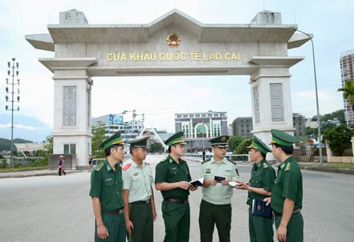 Hàng nghìn tấn hàng hóa xuất khẩu qua các Cửa khẩu Quốc tế Lào Cai