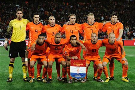 Hà Lan “tố” FIFA ưu tiên chủ nhà