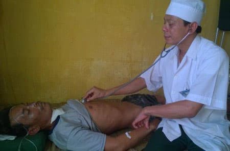 Cứu chữa thành công ngư dân bị nạn trên biển Trường Sa