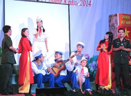 “Học sử” bằng thơ, ca, nhạc, kịch…