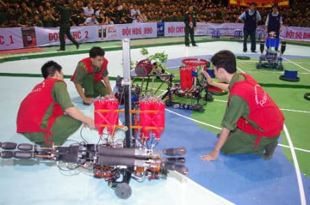 Coi trọng xây dựng, phát huy tài năng thông tin quân sự