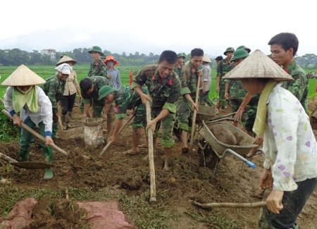 Giúp dân bằng cả tấm lòng