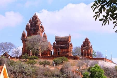 Đề nghị công nhận tháp Chăm và lễ hội Katê là di sản thế giới