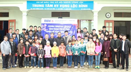 BIDV Hà Tây mang hy vọng đến với các em nhỏ mồ côi