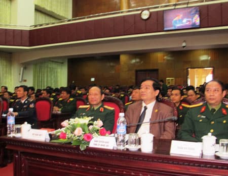 Tập huấn nghiệp vụ báo cáo viên toàn quân tại Quân khu 4