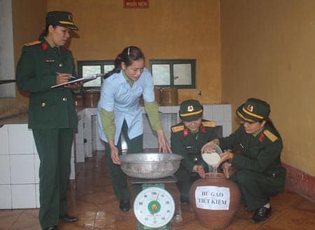 Những phụ nữ "hai giỏi" ở Sư đoàn 324