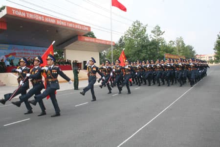 Trung tướng Nguyễn Quốc Khánh kiểm tra công tác hợp luyện diễu binh, diễu hành
