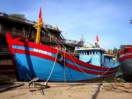 Tàu cá được tài trợ vốn theo Nghị định 67 đầu tiên của Nghệ An chuẩn bị ra khơi