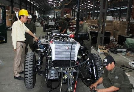 Dệt nên cuộc sống từ một cánh tay