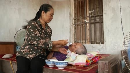 Nỗi lòng mẹ Gái