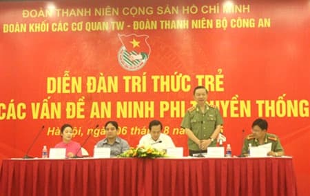 Diễn đàn trí thức trẻ với An ninh phi truyền thống