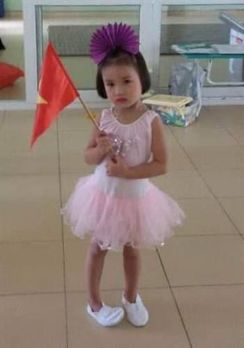 "Con yêu trường mới..."