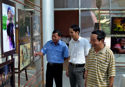 Triễn lãm ảnh “Sắc màu dã quỳ” tại Đà Nẵng