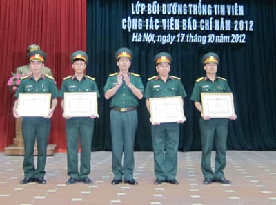 Tập huấn thông tin viên, cộng tác viên báo chí năm 2012