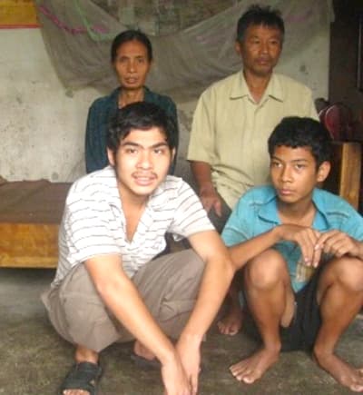Vợ chồng già nuôi 3 con thiểu năng trí tuệ