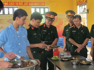 Công khai, dân chủ, đúng chế độ
