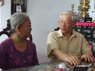 Thực hiện Nghị quyết Trung ương 4 (khóa XI) phải gắn chặt với thực hiện Chỉ thị 03 của Bộ Chính trị
