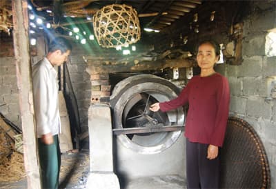 Thôn nghèo thiếu điện