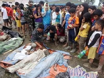 Philippines: Bão Bopha làm 900 người chết, mất tích