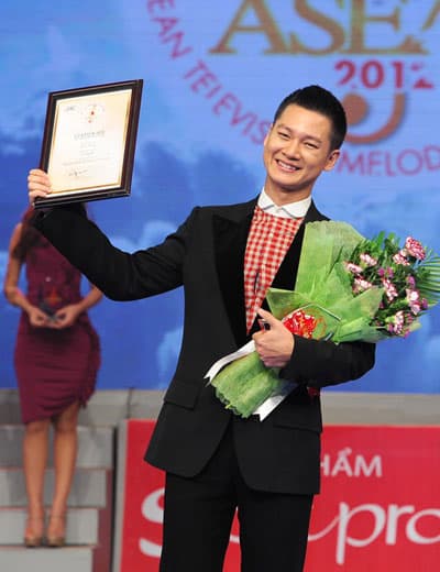 Đức Tuấn giành cú đúp tại Liên hoan giọng ca truyền hình ASEAN