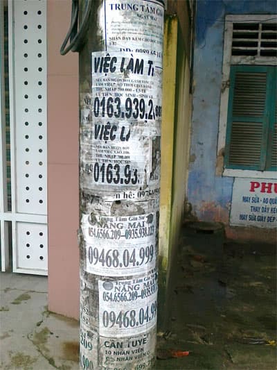 Cố đô Huế tràn lan quảng cáo vặt