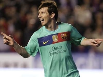 Messi-Ronaldo lập kỷ lục, "cuộc chiến" tiếp tục nóng