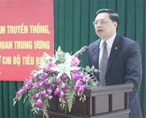 Phát huy sức mạnh ba lực lượng trong tự phê bình và phê bình