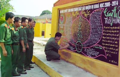 Tránh hình thức trong cổ động, tuyên truyền