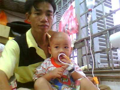 Cháu Nam đang cần sự giúp đỡ của cộng đồng