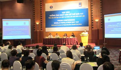 Nỗ lực đạt tiếp cận phổ cập chăm sóc sức khỏe sinh sản vào năm 2015