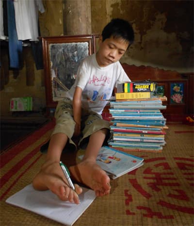 Xin đừng để ước mơ của em dang dở