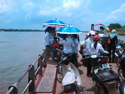 Nguy cơ mất an toàn trên phà Chu Minh