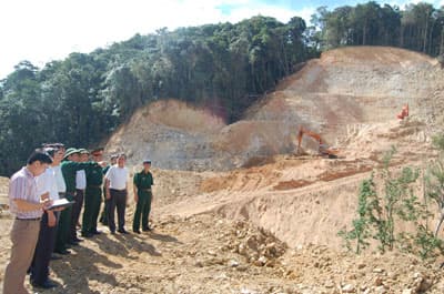 Thị sát hai dự án lớn do Bộ Quốc phòng quản lý