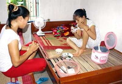 Nhọc nhằn đời sống công nhân