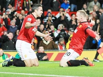 Van Persie được vinh danh, Nani và Anderson trở lại