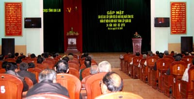 Trao Huân chương Bảo vệ Tổ quốc cho 43 cựu cán bộ quân đội