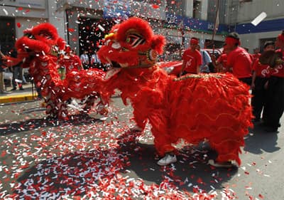 Không khí Tết ngập tràn khắp châu Á
