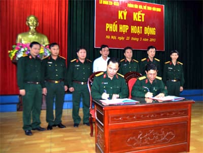 Ký kết phối hợp hoạt động giữa Lữ đoàn 239 công binh với Phòng Văn hóa- Thể thao Báo Quân đội nhân dân