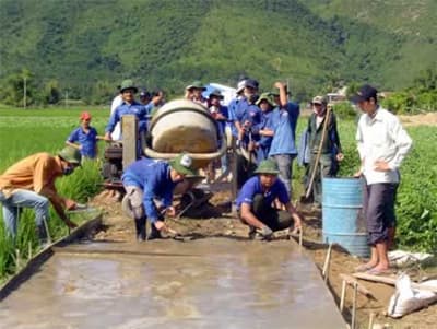 Thanh niên xung kích xây dựng và bảo vệ Tổ quốc