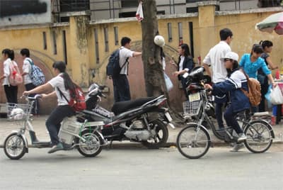 Cần kiên trì tuyên truyền, giáo dục