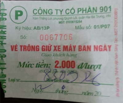 Thu tiền trông xe quá giá niêm yết