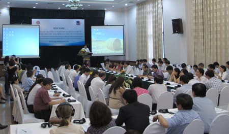 Cô đỡ thôn bản chính thức là một chức danh trong hệ thống y tế