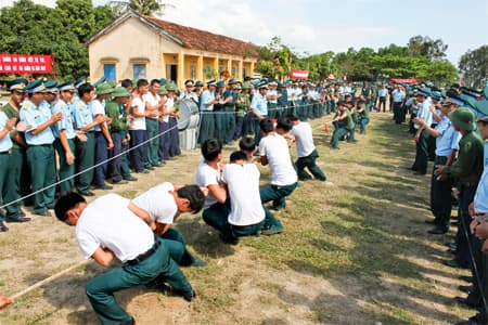 Chiến sĩ “canh trời" đua tài