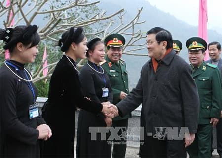 Chủ tịch nước Trương Tấn Sang thăm và kiểm tra tuyến biên giới Cao Bằng