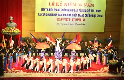 Lịch sử mãi mãi khắc ghi (xem clip)