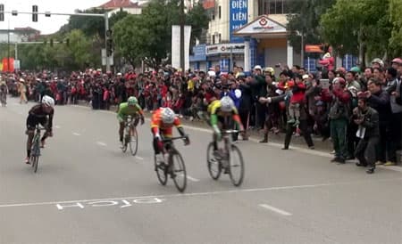 Chặng 10 Cuộc đua xe đạp "Xuyên Việt - 2014, Cúp Quốc phòng Việt Nam": Trần Nguyễn Duy Nhân đội Quân đội 2 về Nhất